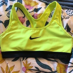 nike pro sports bra